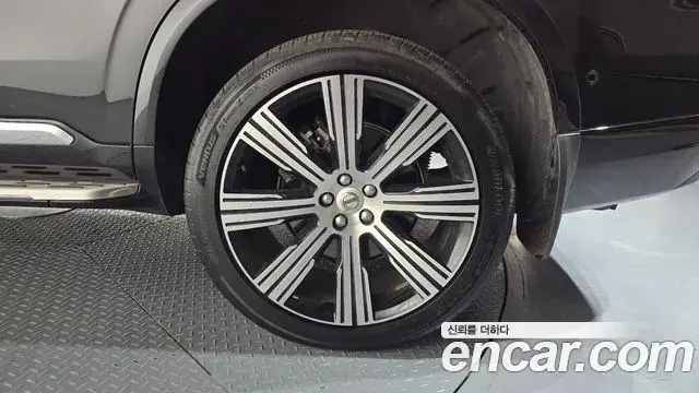 Volvo XC90 2022 — ფოტო 6/37
