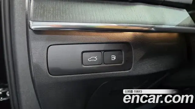 Volvo XC90 2022 — ფოტო 32/37