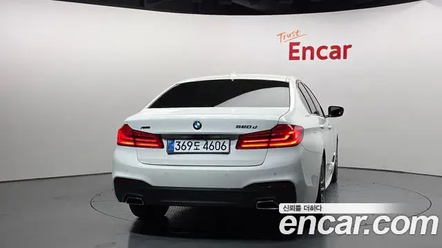 BMW 5 Series 2019 — ფოტო 10/20