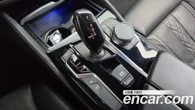 BMW 5 Series 2019 — ფოტო 5/20