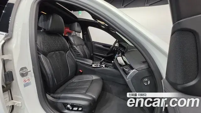 BMW 5 Series 2019 — ფოტო 6/20
