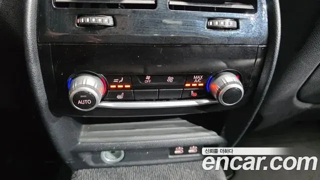 BMW 5 Series 2019 — ფოტო 4/20