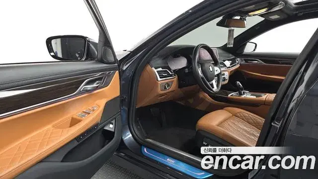 BMW 7 Series 2019 — Фото 10/20
