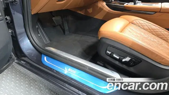 BMW 7 Series 2019 — Фото 13/20