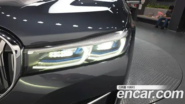 BMW 7 Series 2019 — Şəkil 33/39