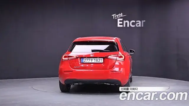 Mercedes-Benz A-Class 2019 — Şəkil 12/30