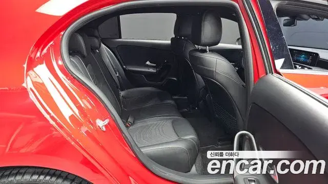 Mercedes-Benz A-Class 2019 — Şəkil 20/30