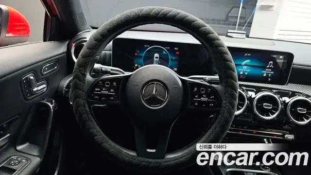 Mercedes-Benz A-Class 2019 — Şəkil 23/30