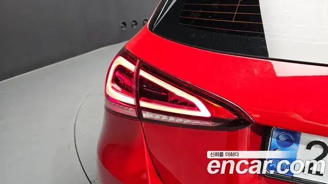 Mercedes-Benz A-Class 2019 — Şəkil 4/30