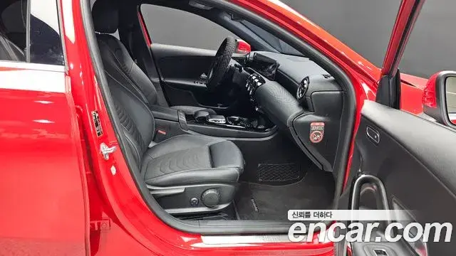 Mercedes-Benz A-Class 2019 — Şəkil 27/30