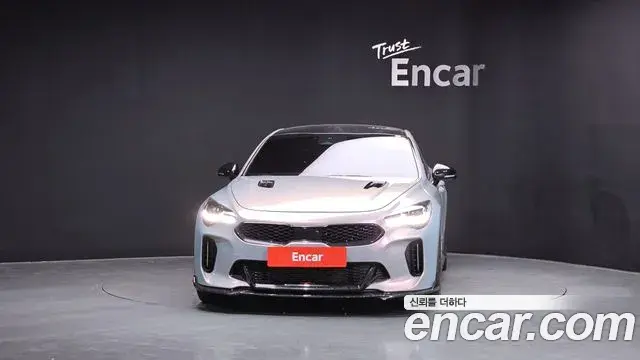 Kia Stinger 2022 — Фото 3/20