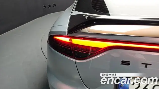 Kia Stinger Meister 2022 — Photo 12/37