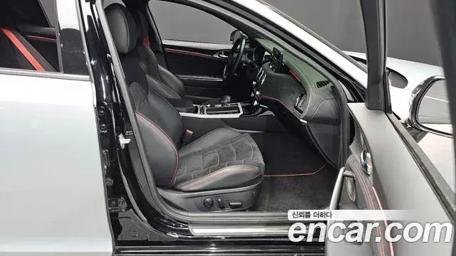 Kia Stinger Meister 2022 — Photo 14/37
