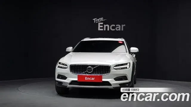 Volvo V90 Cross Country 2021 — ფოტო 16/36