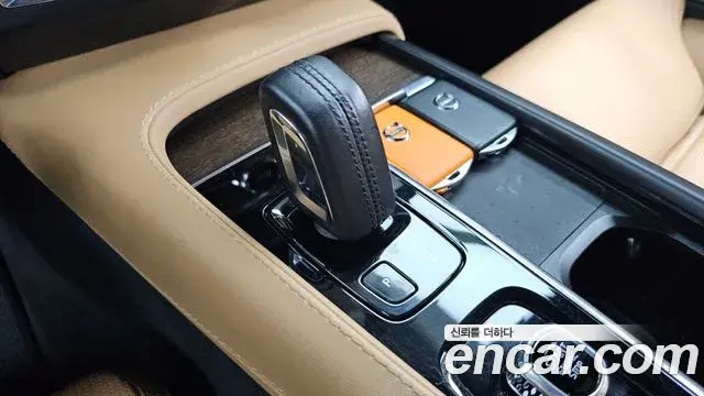 Volvo V90 Cross Country 2021 — ფოტო 15/36