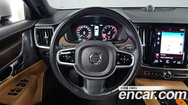 Volvo V90 Cross Country 2021 — ფოტო 26/36
