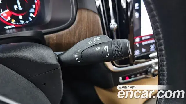 Volvo V90 Cross Country 2021 — ფოტო 8/36