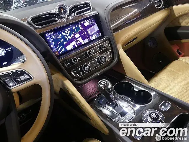 Bentley Bentayga 2022 — Şəkil 9/20