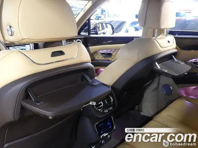 Bentley Bentayga 2022 — Şəkil 7/20