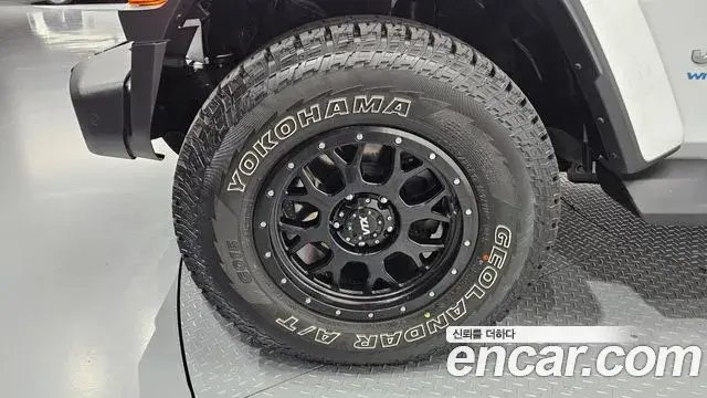 Jeep Wrangler 2021 — Photo 31/32