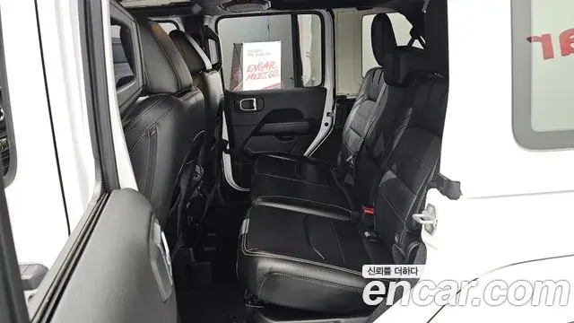 Jeep Wrangler 2021 — Photo 29/32