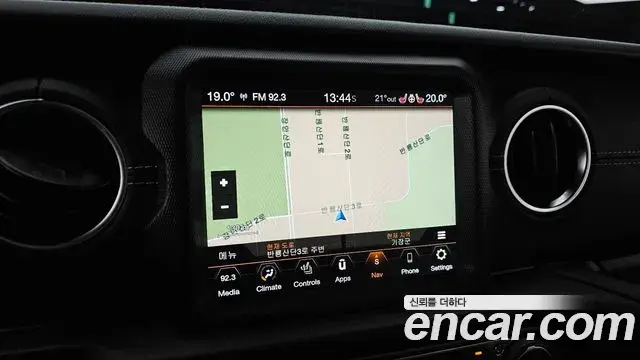 Jeep Wrangler 2021 — Photo 6/32