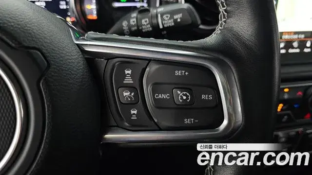 Jeep Wrangler 2021 — Photo 28/32
