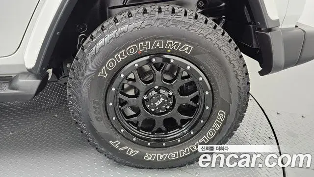 Jeep Wrangler 2021 — Photo 9/32