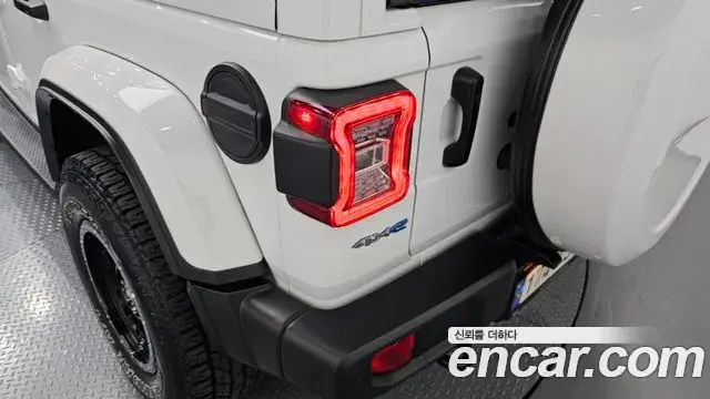 Jeep Wrangler 2021 — Photo 17/32