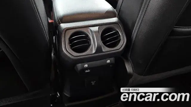 Jeep Wrangler 2021 — Photo 30/32
