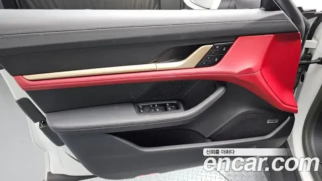 Porsche Taycan 2023 — Photo 8/38