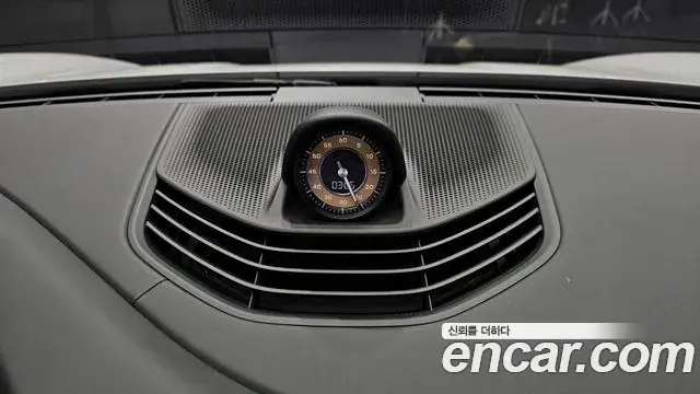 Porsche Taycan 2023 — Photo 14/38