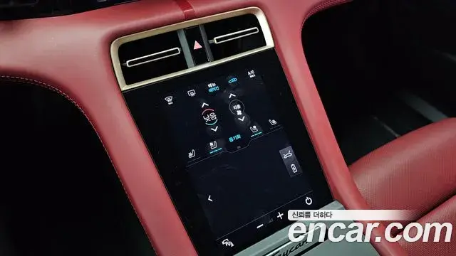 Porsche Taycan 2023 — Photo 17/38