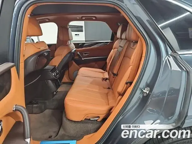 Bentley Bentayga 2019 — Photo 4/18