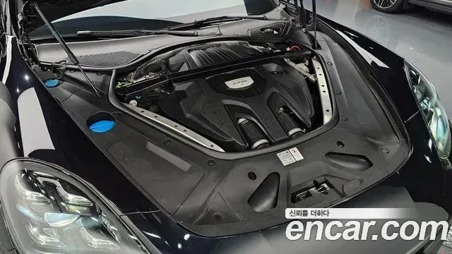Porsche Panamera 2018 — Şəkil 10/20
