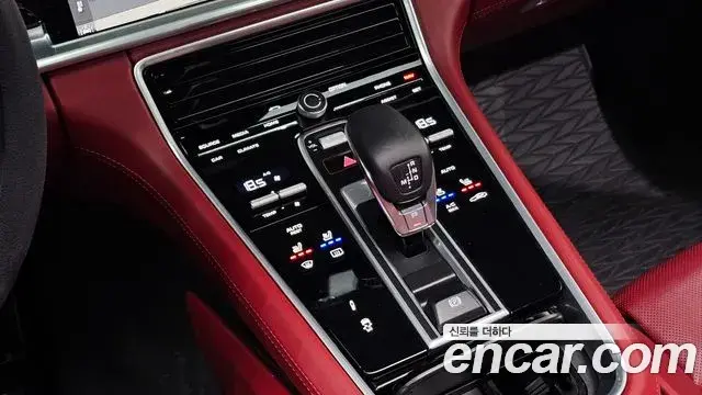Porsche Panamera 2018 — Şəkil 15/20