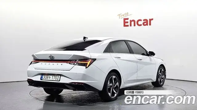 Hyundai The New Avante Hybrid 2020 — Photo 12/20