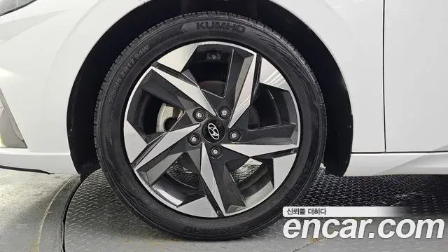 Hyundai The New Avante Hybrid 2020 — Photo 14/20