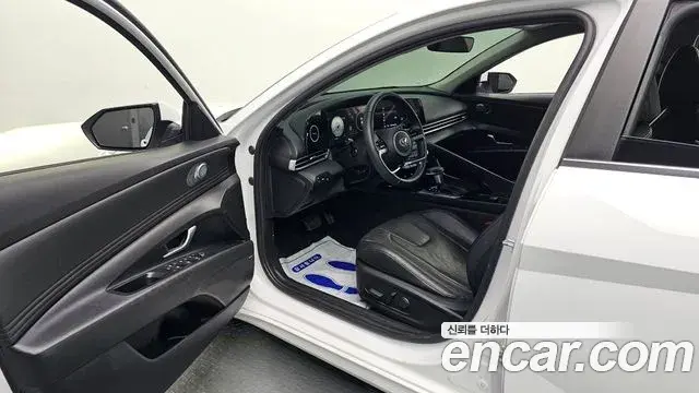 Hyundai The New Avante Hybrid 2020 — Photo 6/20