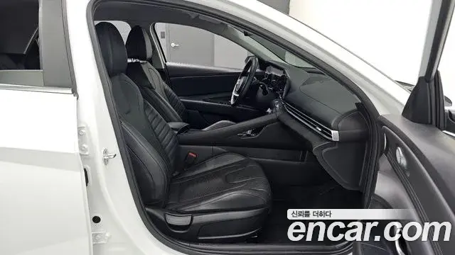 Hyundai The New Avante Hybrid 2020 — Photo 10/20