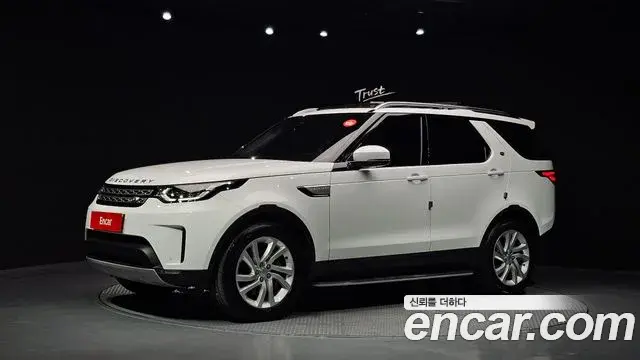 Land Rover Discovery 5 2019 — Şəkil 12/20