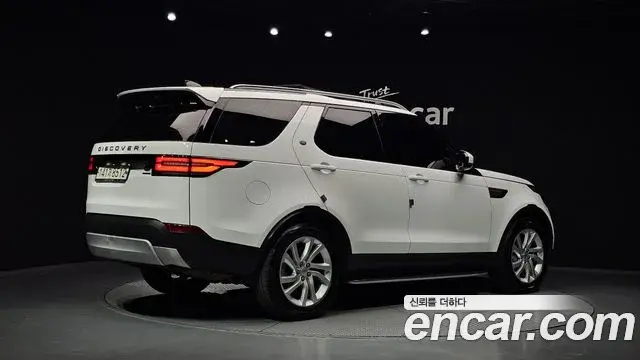 Land Rover Discovery 5 2019 — Şəkil 1/20