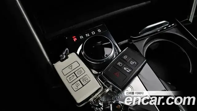 Land Rover Discovery 5 2019 — Şəkil 7/20