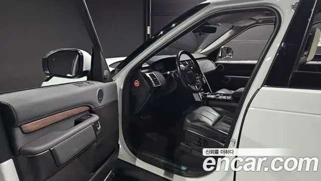 Land Rover Discovery 5 2019 — Şəkil 18/20