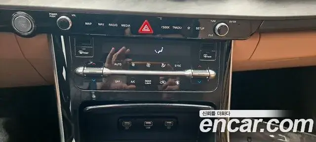 Kia Carnival 2021 — Photo 10/20