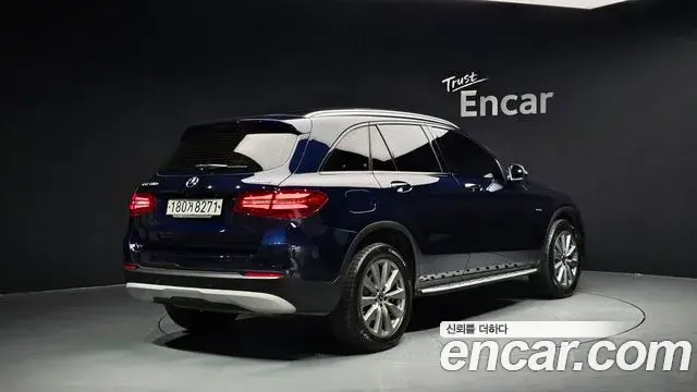 Mercedes-Benz GLC-Class 2018 — Photo 5/30