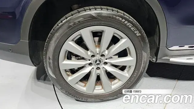 Mercedes-Benz GLC-Class 2018 — Photo 30/30