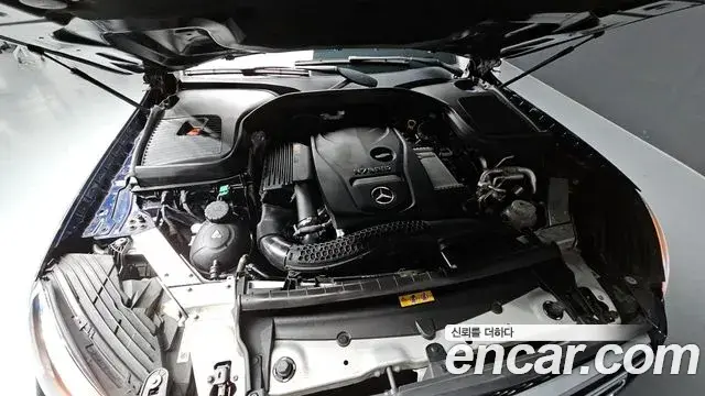 Mercedes-Benz GLC-Class 2018 — Photo 7/30