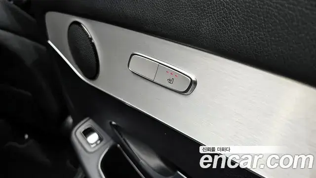 Mercedes-Benz GLC-Class 2018 — Photo 27/30