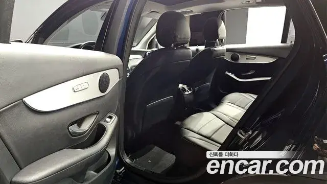 Mercedes-Benz GLC-Class 2018 — Photo 2/30